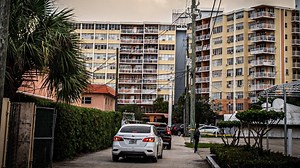 Alerta en Miami: ordenaron la evacuación inmediata de un edificio por riesgo de derrumbe tras el colapso en Champlain Towers