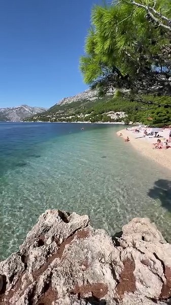 37K views · 2.1K reactions | Upravo: Plaža Punta rata, Brela  Video: Makarska Riviera Beaches | MojSmjestaj.hr | Facebook