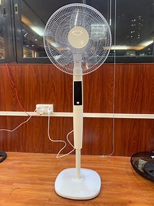 [Hot Item] Solar Fan Electric Stand Solar Fan with Remote Control
