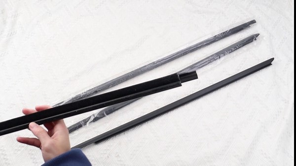 55112376AH Weatherstrip Window Seal Car Window Moulding Trim Seal Belt Compatible with Ram 1500 2500 3500 4500 5500 Crew Cab 2009-2023#55112377AH 55372138AH 55372139AH
