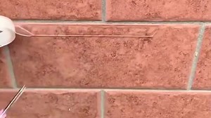  Objetos rotos. Arreglos del hogar. Colgar cuadros. Fijar un objeto. ¡Hay infinitas aplicaciones para la Cinta Pegamucho!  ¡Sé creativo y encuentra la tuya! ¡Descubre cómo esta innovadora cinta puede facilitar tu vida! ✅ | Milgenial | Facebook