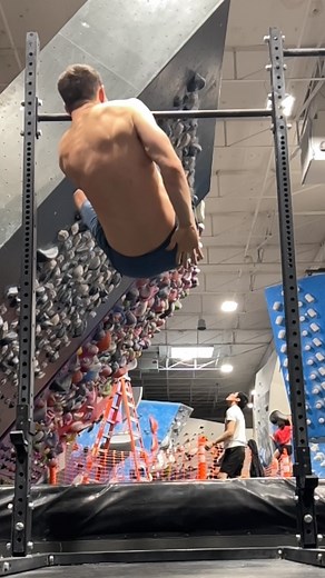 #pullups #handstands #upperbodyworkout #upperbodystrength #weightedpullups #isometrics | Dominic Sessa