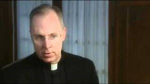 What does Opus Dei provide for its members?