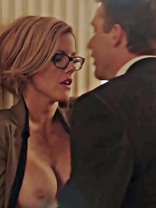 Kathleen Robertson - Boss s01e02