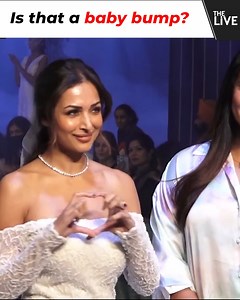 Malaika Arora stuns in a fashion show. The actress, who is currently dating Arjun Kapoor, is questioned by netizens whether she is pregnant or not, or is it just a food baby! #MalaikaArora #ArjunKapoor | The Live
