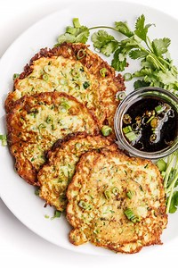 17K views · 3K reactions | These light and flavorful zucchini scallion pancakes are served with a sweet and tangy Asian-inspired dipping sauce. The perfect summer appetizer or side dish recipe 勒 | The Lemon Bowl | Facebook