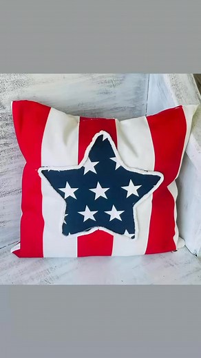 No Sew Pillows #starsandstripes #redwhiteandblue #patriotic #inspiredbyglittzandglue #alicatshomedecor #handmade #diycrafts | Ali Cats Home Decor