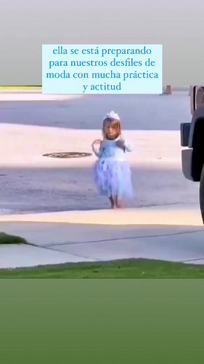 Con mucha actitud! #pasarela #runway #catwalk #model #fashiongirl #modeling #modelingschool #fashionshow #topmodel | Pasarela Studio Internacional