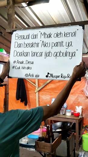 @ariksaja12 di tinggal kui ancen loro, tapi iseh loro yen ndelok rabimu karo wong lio🙂 #quotes #storyjowo #nasgorrajarasa #masukberanda #fyp