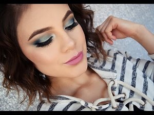 Maquillaje verde-azul metálico