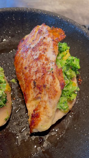 Broccoli-Cheddar Stuffed Chicken Breasts are a 30-minute meal that’s big on flavor with minimum fuss. Whenever I have no clue what to make for dinner, this is the answer! | Just a Taste