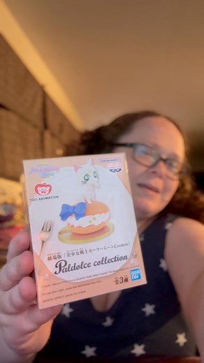 Opening up the goody I bought at the Doki Doki Anime & Kawaii Shop recently! It’s so adorable! #SailorMoon #ArtemisMau | Adults Who Love Sailor Moon