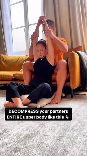 Back decompression #back #decompress #spinedecompression #trending | decompression