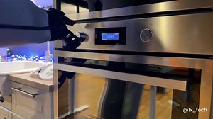 A wheeled, multi-skilled humanoid #robot that can even cook its own meals. #technology #AI #SmartNews Source：@ZappyZappy7 | CINC | Facebook