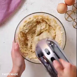 This GIANT nutella cookie cake is every chocoholics dream. | Tastemade