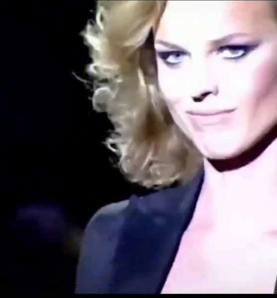 Eva Herzigova: Iconic Catwalk Moments from the 90s