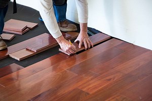 How Much It Costs to Install Solid Hardwood
