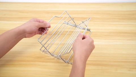 Turkey Roasting Rack, Stainless Steel BBQ Rib Rack Grilling & Smoking Chicken Roasting Rack Adjustable V-Shaped Stand for Turkey Roast,Holds 6 Ribs or Whole Turkey Turkey Rack for Ovens Smokers Grills