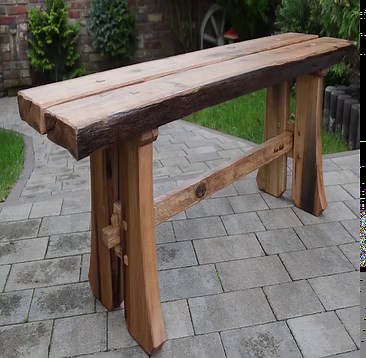 Bench made from a very old oak log | Woodworking Tools