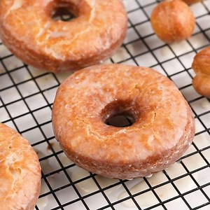 This weekend calls for a special treat: homemade cake donuts! Top these with cinnamon sugar, powdered sugar, or your favorite glaze. Your family will love them! Classic Cake Donuts >>> https://www.mybakingaddiction.com/classic-cake-donuts/ | My Baking Addiction