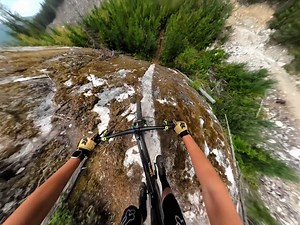 Prudký sráz jako bike trail? 🤯 Alexandre Chapellier to neřeší🤪 🚴‍♂️ #GoPro #GoProPOV #HyperSmooth #GoProMTB #Bike #MountainBiking #MTB #BritishColumbia #Canada | GoPro