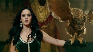 Katy Perry présente Unconditionally - Nouveau vidéoclip  - Hollywoodpq.com