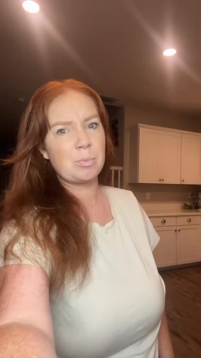 Just a little Hump Day humor! Happy Wednesday from this hotmess Mom! #beezinthetrap #momlife #comedy #funnny #trendy #hotmessmom #humor | Britney Gray