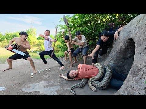 Horrifying! 4 Brave Hunters Rescued Ethnic Girl Attacked by Ferocious Giant Python Laying Eggs