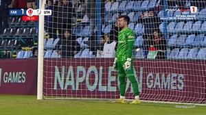 74K views · 824 reactions |  UTA Arad egalează în meciul cu Farul după o fază cum se vede rar! Arbitrul a dictat lovitură liberă pentru un fault la limita careului, dar a fost corectat de la VAR. Costache a transformat fără probleme penalty-ul ❗ | Prima Sport | Facebook