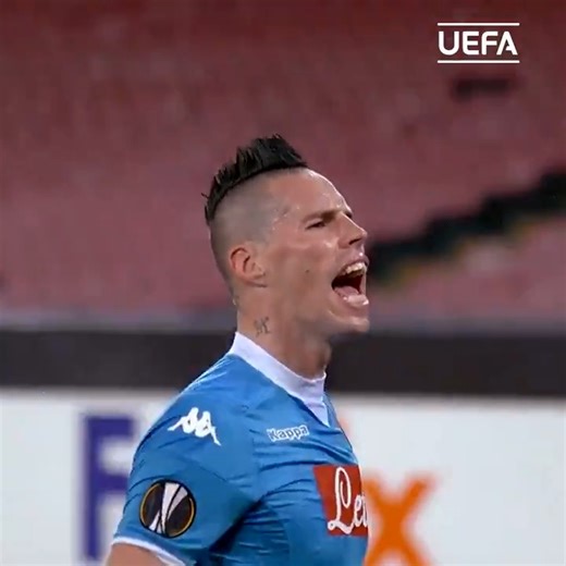 🇸🇰 Marek Hamsik = entertainment 🍿 #UEL | UEFA Europa League
