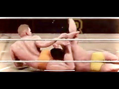 Buzz v Justin💪Speedo Wrestling