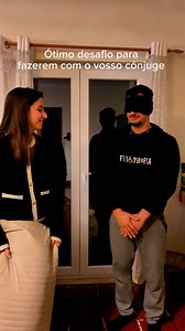 2.2K views · 11 reactions | Quanto mais bates mais eu gosto de ti 殺 Regras: • Se for na cara, amor verdadeiro. • Se te deixar KO… parabéns, o amor vai durar para sempre!Sugiro isto como uma atividade de casal saudável e divertida. Reflexos rápidos = relacionamento forte. Quem alinha? ⚠️ Disclaimer: Nenhum fisioterapeuta foi ferido durante a gravação (acho).#gym #almofada #trend #viral | Tomas Silveira | Facebook