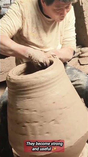 Handmade Clay Jars Combining Functionality and Aesthetic Appeal