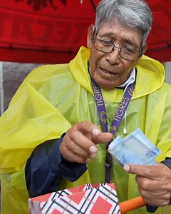 Jerry Millonario ayuda muy generosamente a viejito para su nieta con cáncer y su reacción me rompe el corazón 😢 | Pepe Millonario