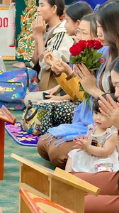 109K views · 10K reactions | ငယ်ငယ်က ရောက်ဖူးတယ်ဆိုပေမယ့် သိတက်စအရွယ်မှာ ပထမဆုံးရောက်ဖူးတဲ့ ကောင်မလေးက သူများတွေကိုလိုက်ကြည့်ပီး လုပ်နေတာလေးကို ကြည့်ပီး အူယားလိုက်တာ❤️ | Yunn Eaindrāy Htet | Facebook