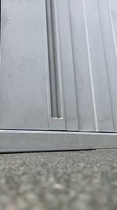 イナバ物置の戸の滑りが悪くて、戸車が欠けた状態でした😭ホームセンターで取り寄せをお願いしたら、ピカピカの戸車到着！無事、動きが滑らかになりました♪#経年劣化 #diy #修繕担当