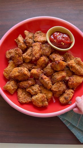 Healthy Popcorn Chicken 🍿 https://hungryhappens.net/healthy-kfc-popcorn-chicken/ | hungry happens