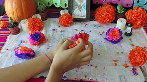10K views · 200 reactions | DIY FLORES DE PAPEL (CEMPASÚCHIL) | Día De Muertos México | Facebook