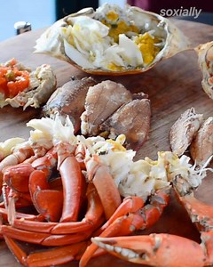 How to Eat Mud Crabs Properly. 😋🙂😊 Video credit: Soxially | Philippine Crab Aquaculture - RAS