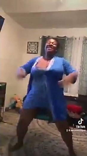 Woman flashes her private part while dancing for a TikTok video