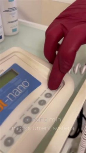 True Microcurrent from Bio-Therapeutic is the gold standard in the non-invasive fight against the signs of aging, and our bt-nano delivers! 🎥 @ marusya.cosmetologist | Bio-Therapeutic