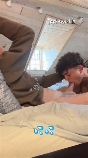 RT @JackTwinkie: Gave me head at the sleepover