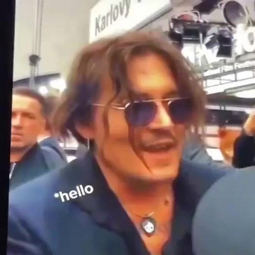johnny depp with fans the kiss at the end ❤ #reels #actor #shorts #JohnnyDepp | Daily Show