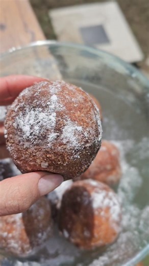 87K views · 734 reactions | Am fost intrebata cum fac gogosile asa ca...