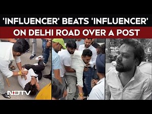 Delhi Crime Video | Influencer Pradeep Dhaka Beats Up Deepak Sharma On Delhi Road