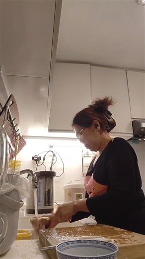 Preparing whole chicken for dinner,will cook in soy sauce,garlic nd ginger only😋❤️ #recipeoftheday #recipeideas #recipevideo #chickenrecipes #hihlightsシ゚ #fypreelsシ゚viralシ | Annie Lane Unday