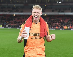 Photo: Aaron Ramsdale celebrates Bernd Leno's Arsenal performance