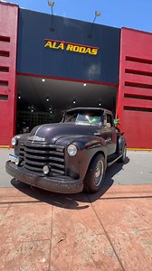 Chevrolet 51 Clássico Hot Rod (motor V8) - Rodas Smoothie Aro 18 Krmai E56 - Pneus 265/60 R18 Delinte Agradecemos pelo cliente @jefersonogliari @bet_gain_sports pelos 400km rodas até nossa loja 🙏 Compre pelo site: www.alarodas.com.br ⁣⁣⁣⁣⁣Enviamos para todo Brasil 📦⁣⁣⁣⁣⁣ WhatsApp 16/ 99270-4053⁣⁣⁣⁣⁣ ⁣⁣⁣⁣⁣ ————————————————————————————- ⁣- Rodas - Pneus - Molas Esportivas - Reforma e Personalização de rodas - Acessorios para roda e muito mais ————————————————————————————- Para você que queira