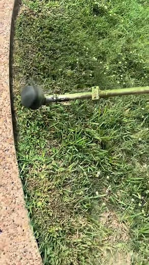 Lawn edging Follow for more . #usa #reels #trending #cleaning #drain #spring #shorts #viralvideo #viralpost #working #nature #gardening #satisfying #asmr #asmrsounds #craft #tools #foryou #work #workout #workfromhome #lawn #grass #lawncare #lawnmower #garden #gardening #overgrown #overgrownyard #cleaning | Tay Houseplant | Facebook