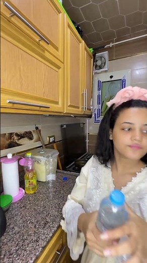 لما مراتك تحوطلك في ازازه الميآه خل 😂